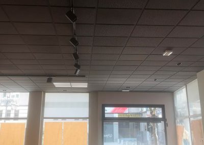 Instalación eléctrica en local comercial en Oviedo | Calle Lila